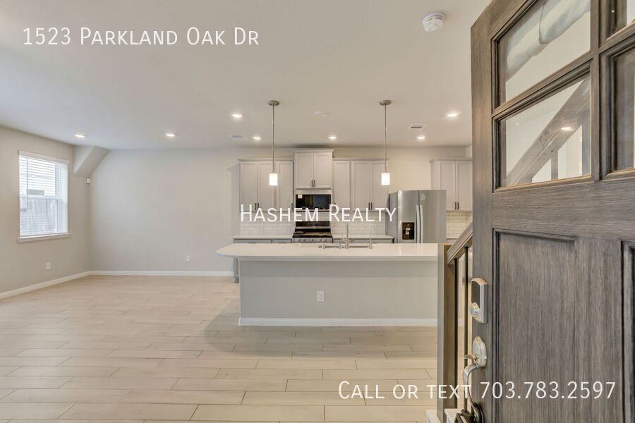1523 Parkland Oak Dr - Photo 3 of 15