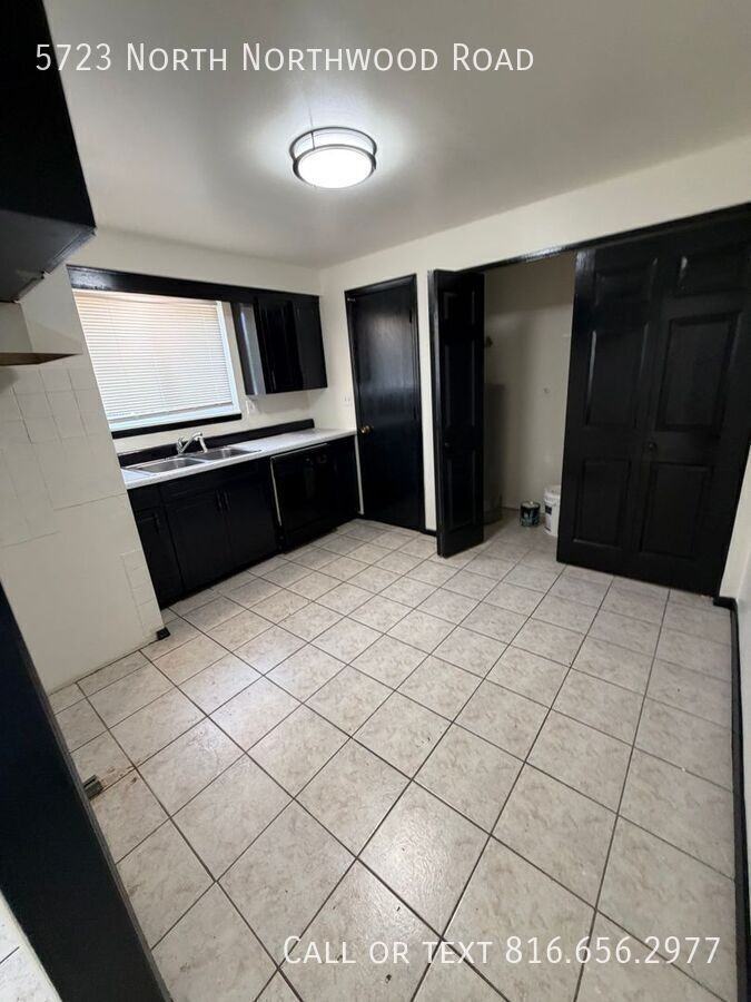 5723 N Northwood Rd - Photo 6 of 17