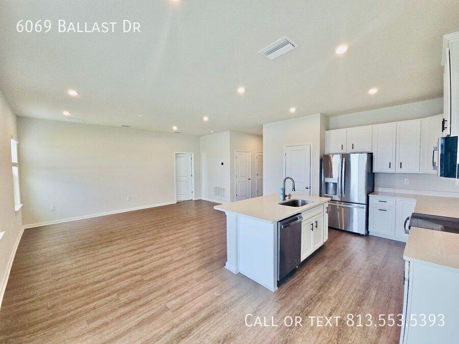 6069 Ballast Dr - Photo 6 of 45