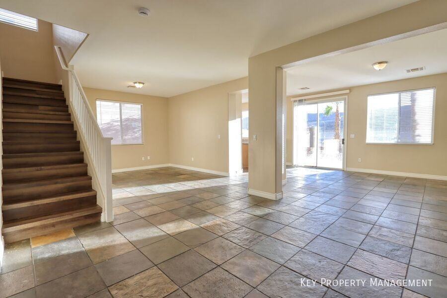 41 Diamond Run St - Photo 3 of 38
