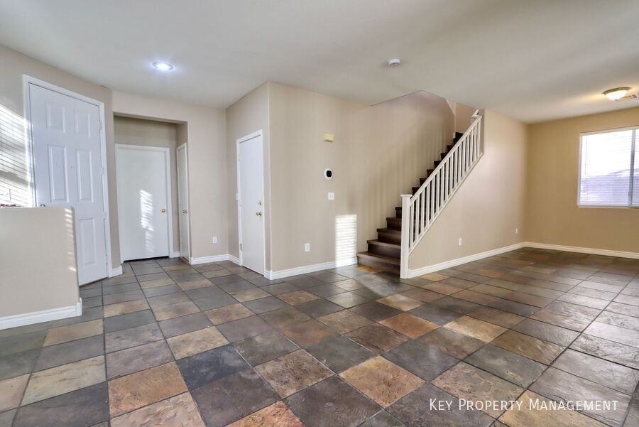 41 Diamond Run St - Photo 5 of 38