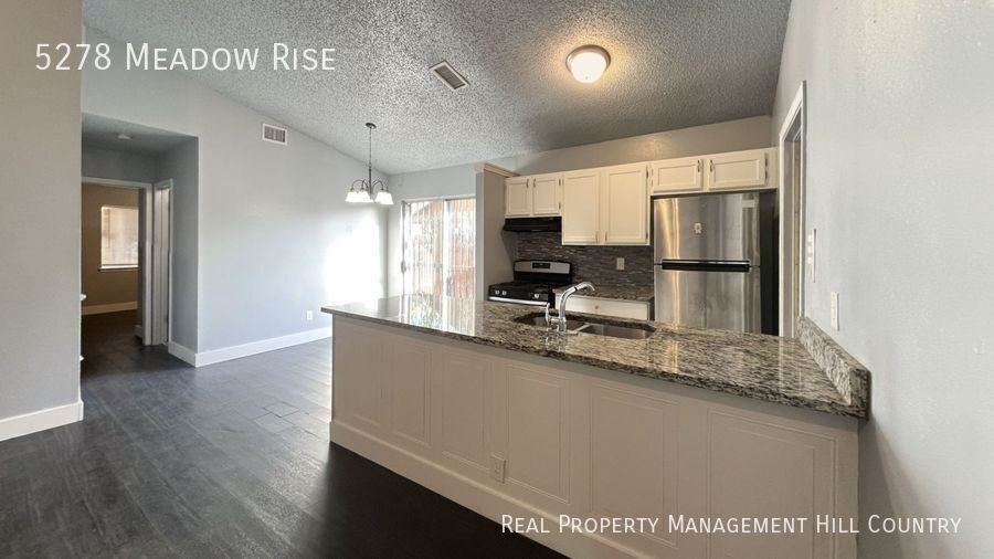 5278 Meadow Rise St - Photo 6 of 19