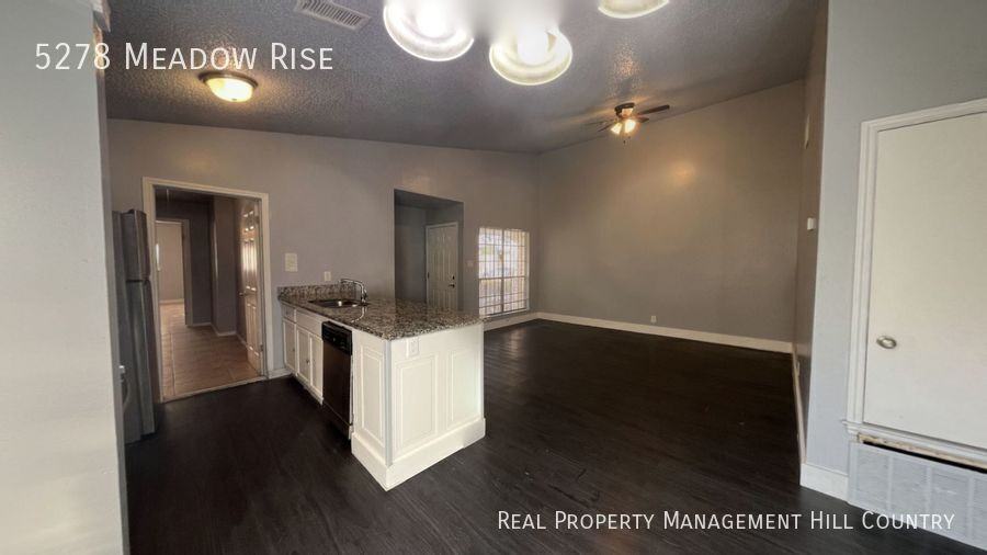 5278 Meadow Rise St - Photo 7 of 19