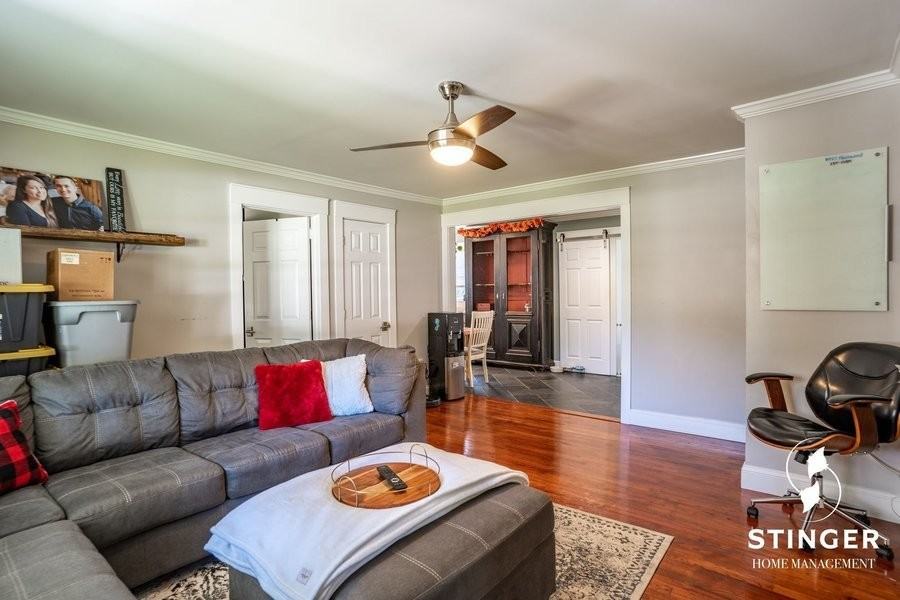 1706 Hogarth St - Photo 6 of 19