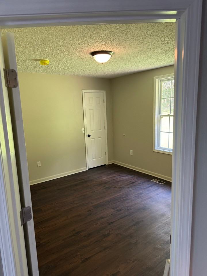 111 Mintz Rd - Photo 3 of 18