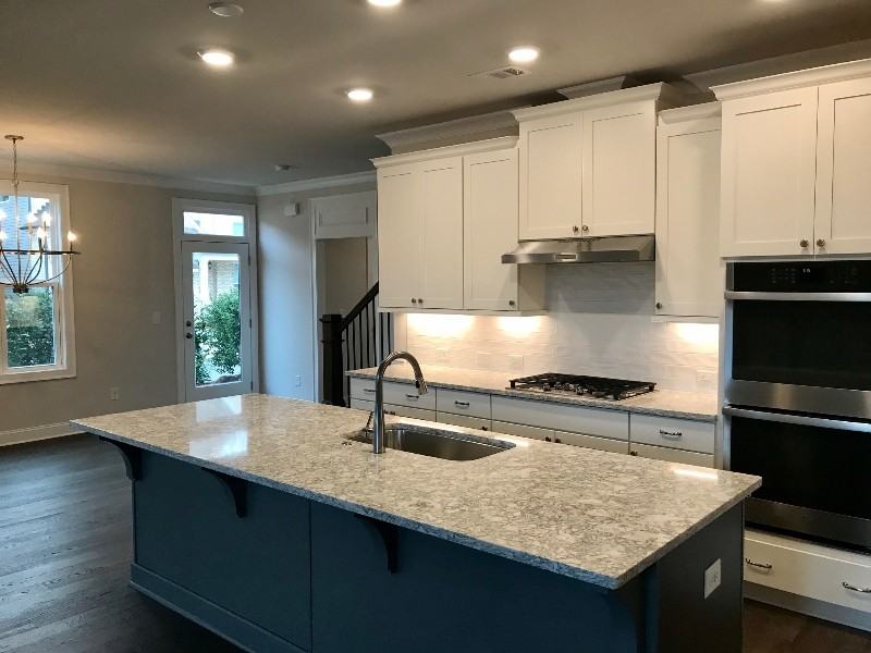 570 Turlington Pl - Photo 6 of 39