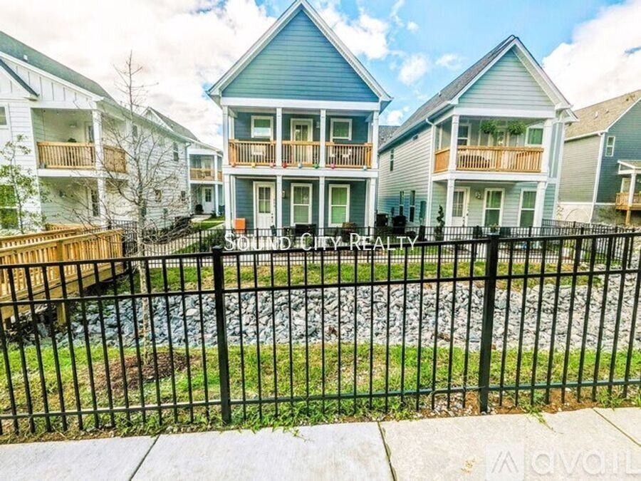 806 Briar Cir - Photo 2 of 16