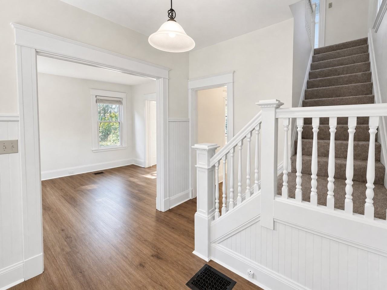 2715 Griffiths Ave - Photo 2 of 25