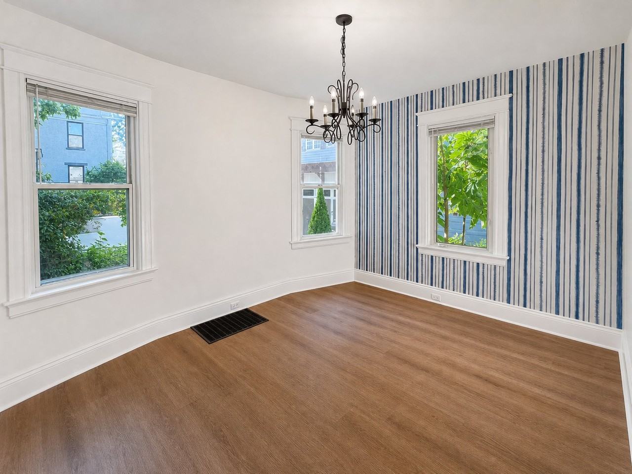 2715 Griffiths Ave - Photo 6 of 25