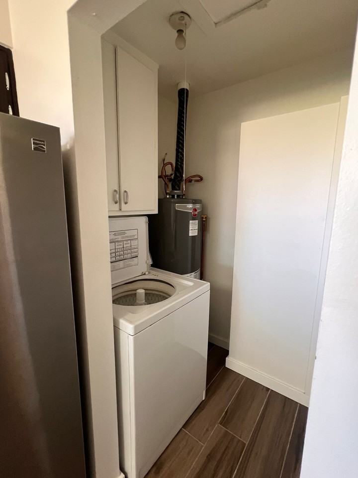 10363 W Peoria Ave - Photo 6 of 17