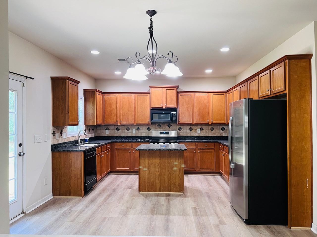 870 Bishops Run Ln - Photo 3 of 11
