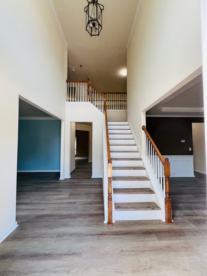 870 Bishops Run Ln - Photo 6 of 11