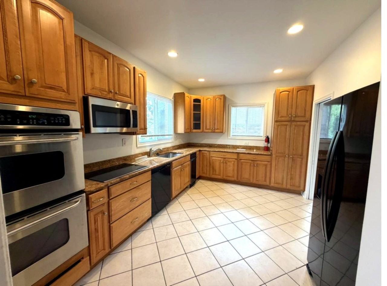3206 Nash Pl Se - Photo 2 of 17