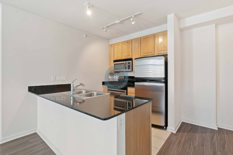 363 N Desplaines St - Photo 3 of 15