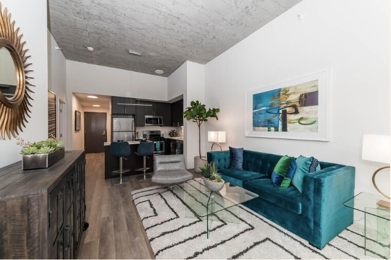 61 E 14th Pl - Photo 4 of 17