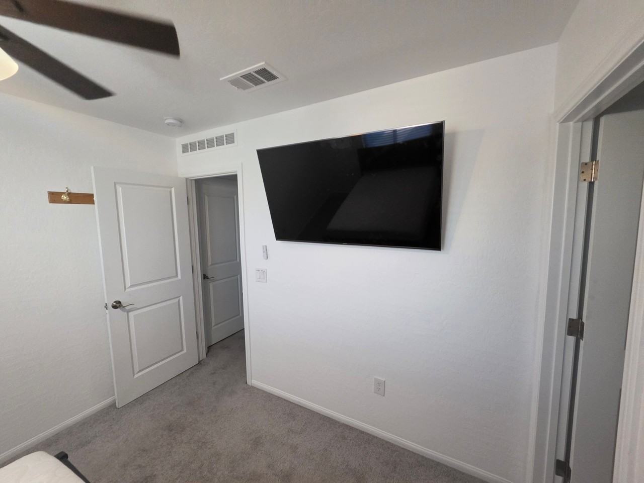 6914 Feather Hill St - Photo 3 of 11