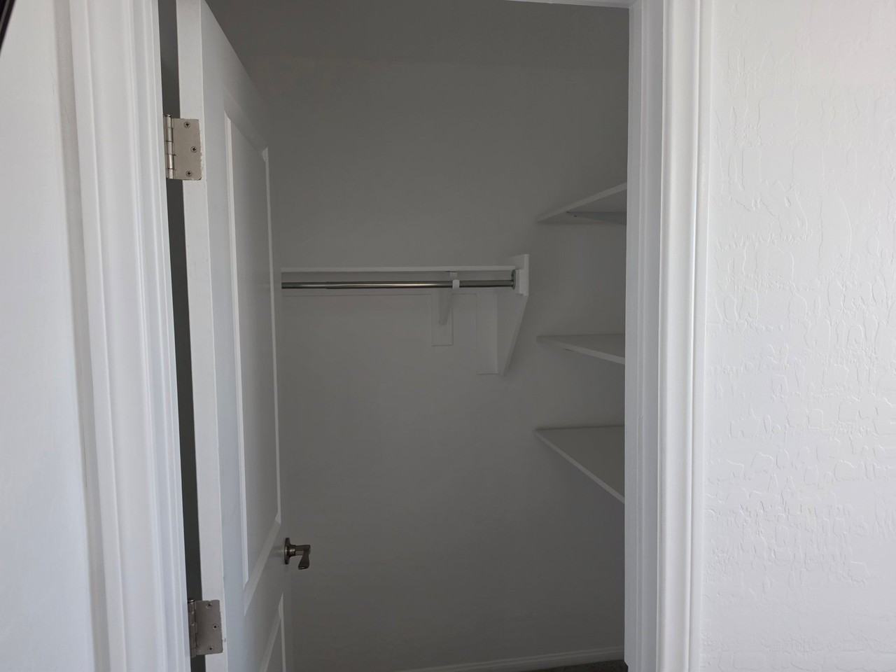 6914 Feather Hill St - Photo 5 of 11