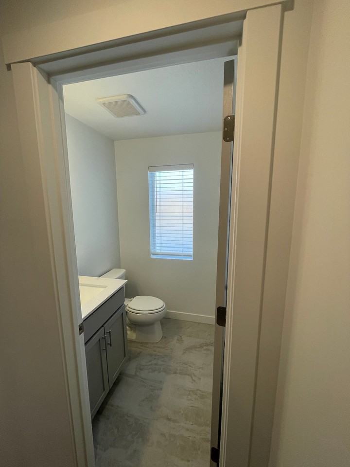 144 E.N. #450 - Photo 4 of 14