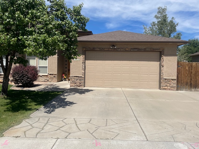 2514 Onyx Dr - Photo 2 of 9