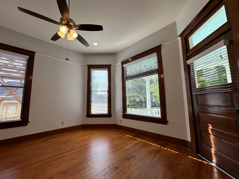 518 E 8th St #A - Photo 4 of 20