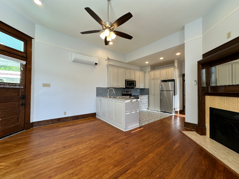 518 E 8th St #A - Photo 5 of 20
