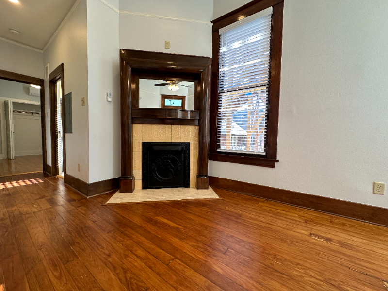 518 E 8th St #A - Photo 6 of 20
