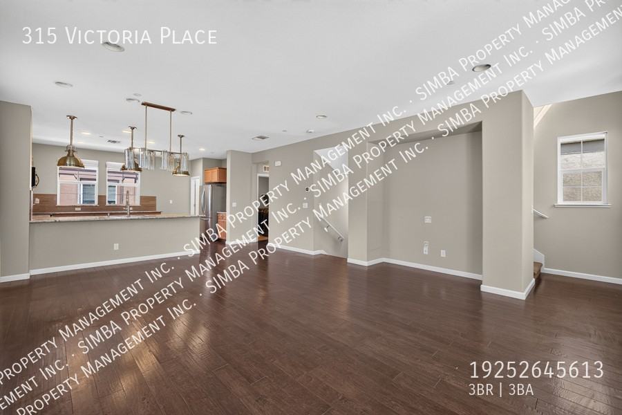 315 Victoria Pl - Photo 3 of 32