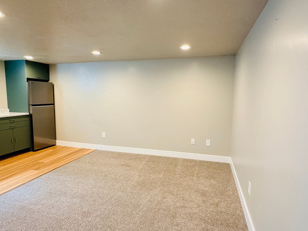 866 Hillcrest Ave - Photo 2 of 8