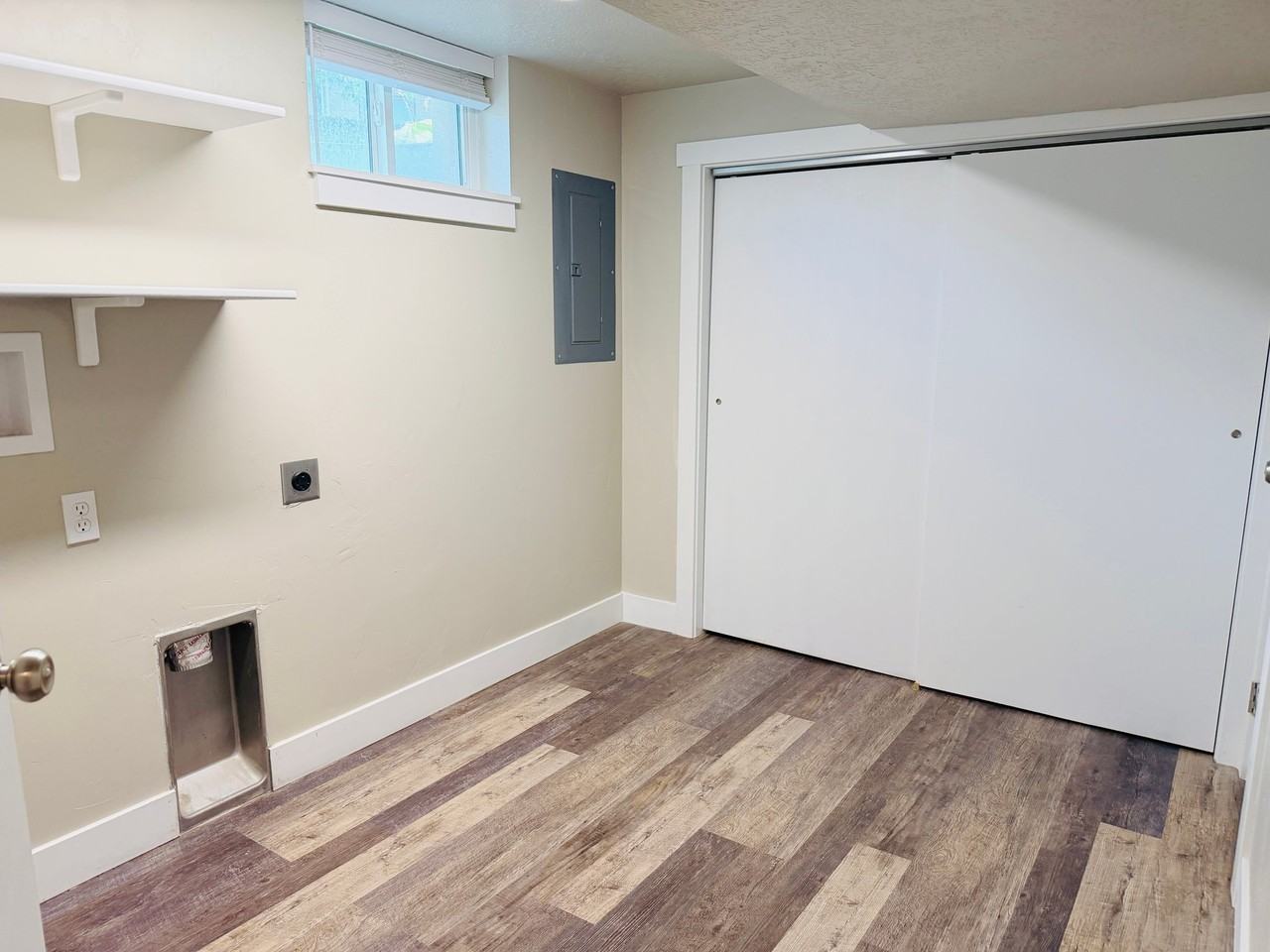 866 Hillcrest Ave - Photo 6 of 8