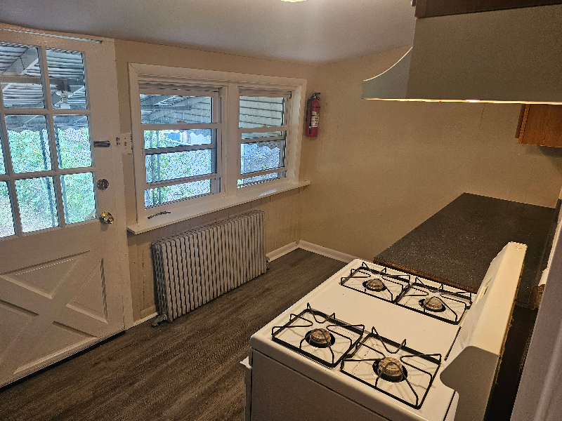 305 Buttonwood St - Photo 3 of 18