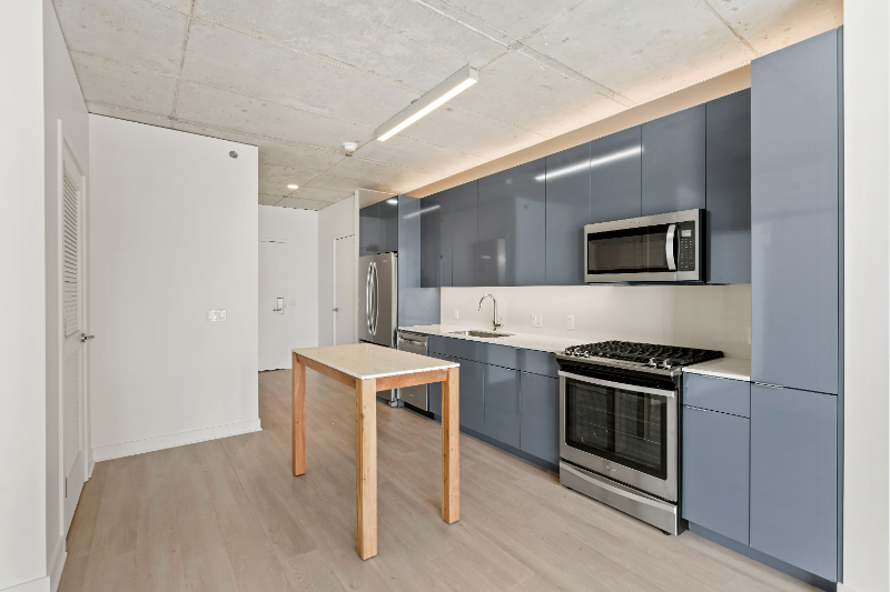 301 W Illinois St - Photo 2 of 17