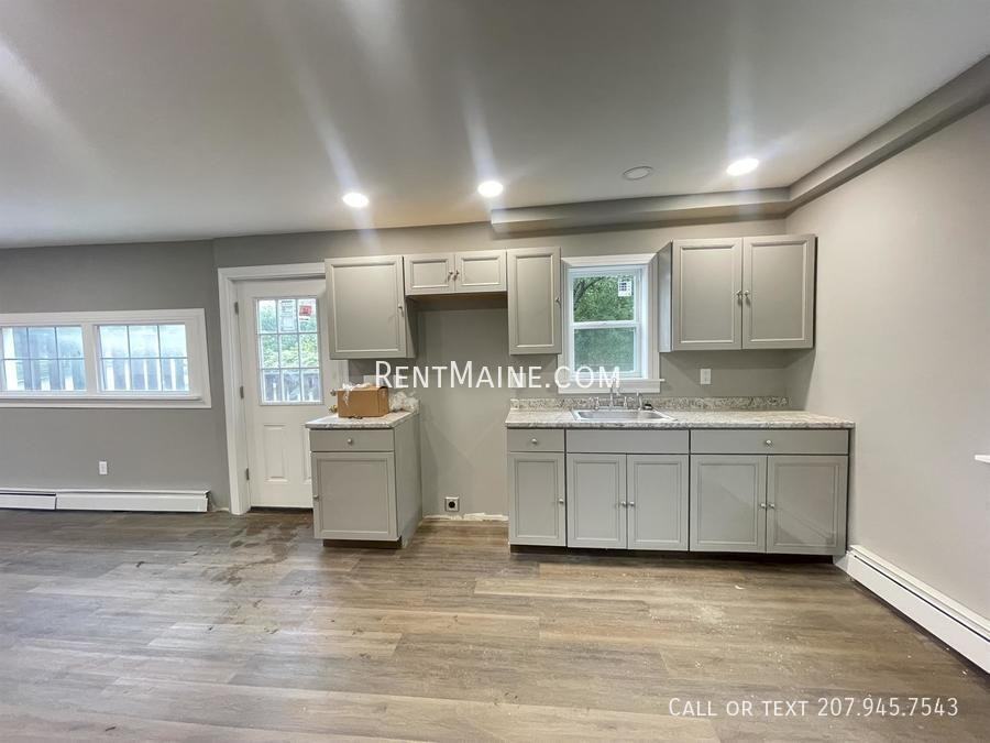 554 S Main St #1 - Photo 4 of 9
