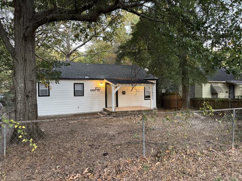 1821 Jenkins Ave - Photo 2 of 18