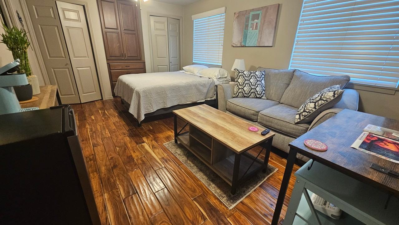 6114 E 6th Ave #H1 - Photo 5 of 10