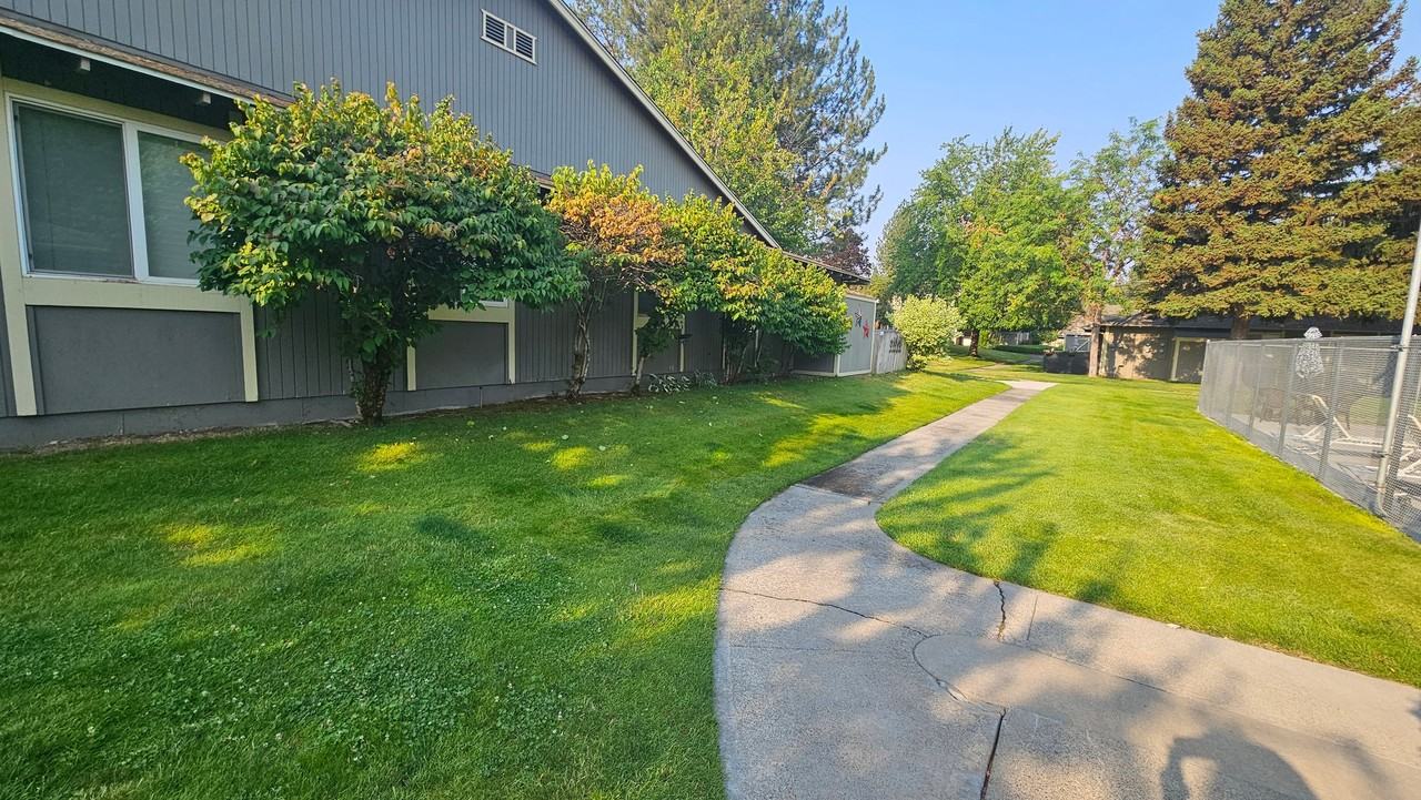 6114 E 6th Ave #H1 - Photo 7 of 10