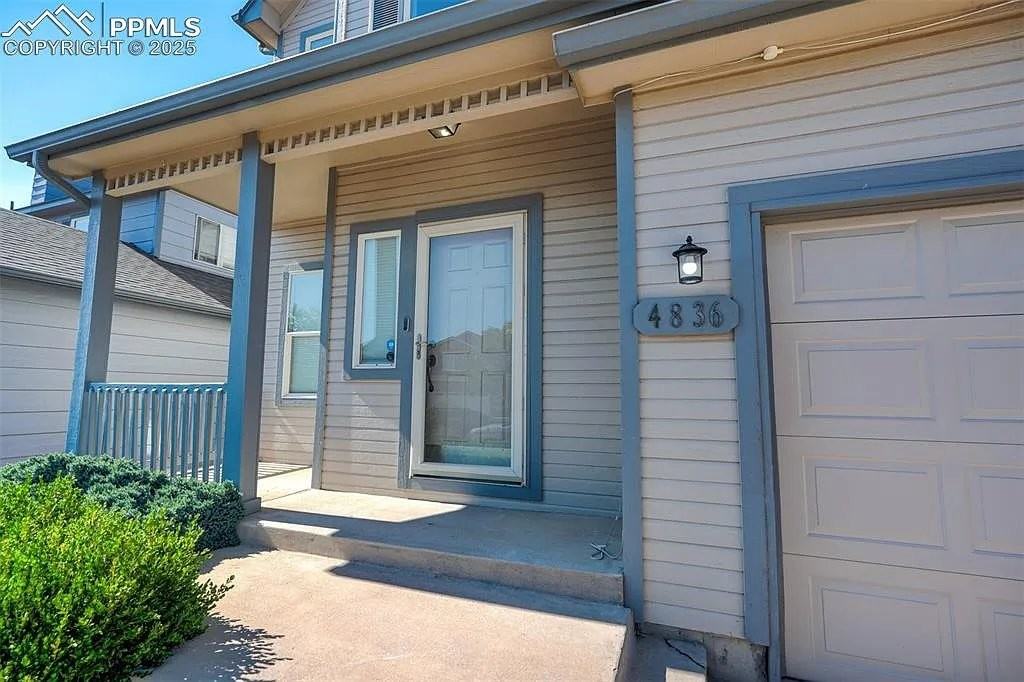 4836 Talons Mark Dr - Photo 3 of 20