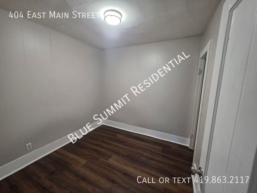404 E Main St - Photo 7 of 9
