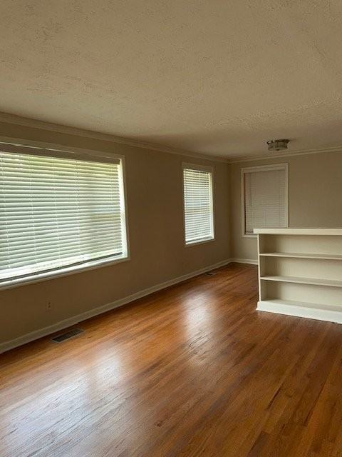 2101 Holly Hill Dr - Photo 2 of 11