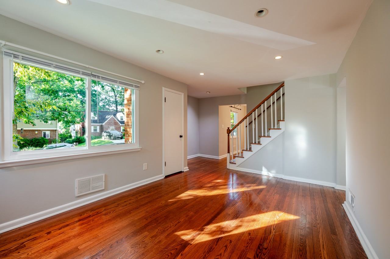 5824 Dewey St - Photo 6 of 42