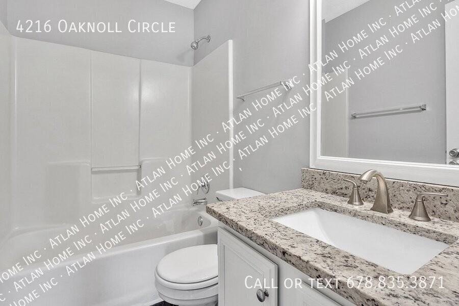 4216 Oaknoll Cir - Photo 5 of 30