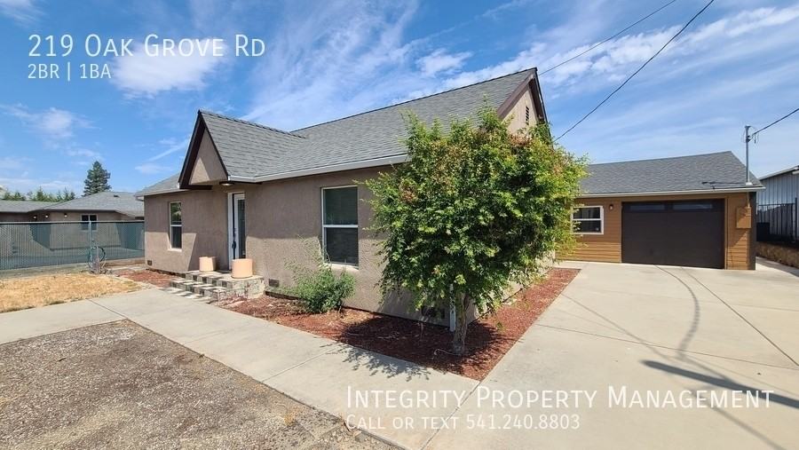 219 Oak Grove Rd - Photo 2 of 18