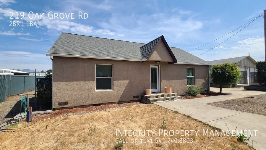 219 Oak Grove Rd - Photo 3 of 18