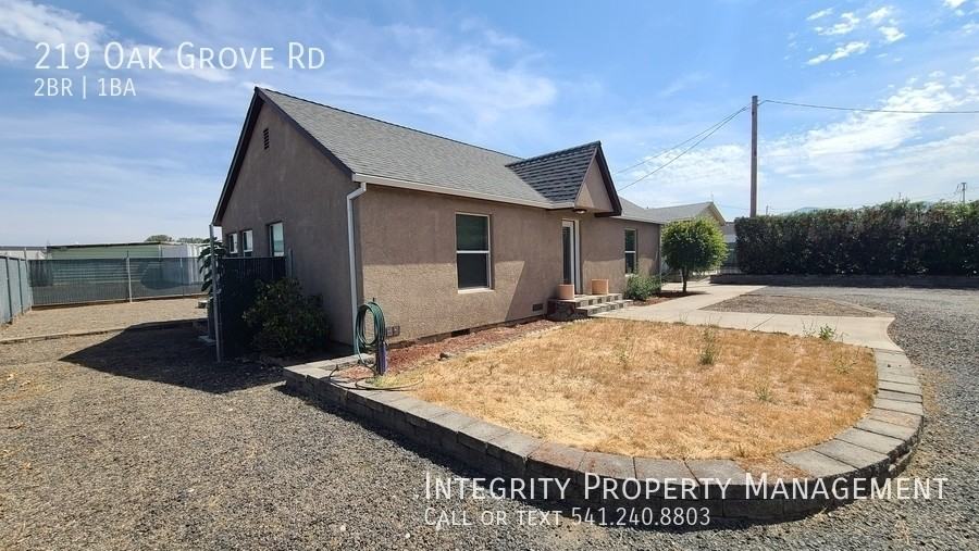 219 Oak Grove Rd - Photo 4 of 18