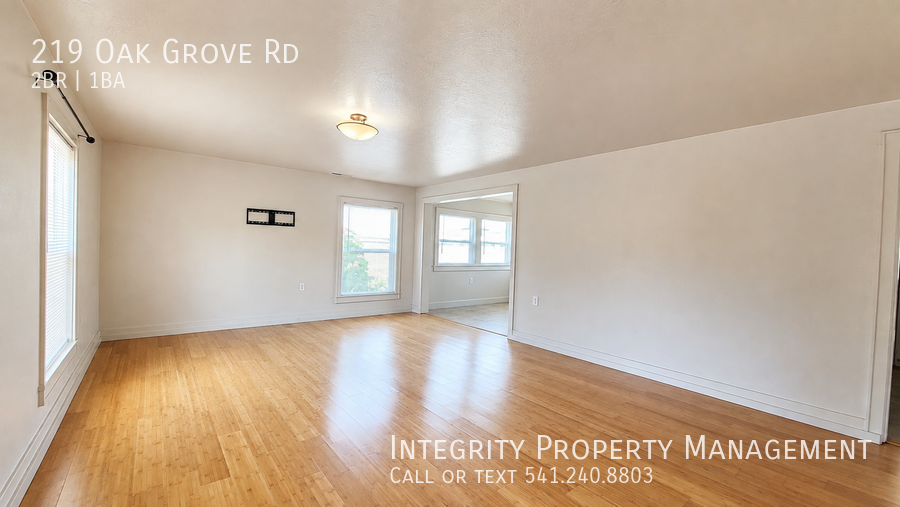 219 Oak Grove Rd - Photo 5 of 18