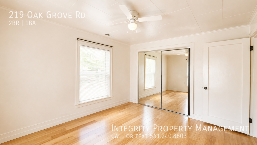 219 Oak Grove Rd - Photo 7 of 18