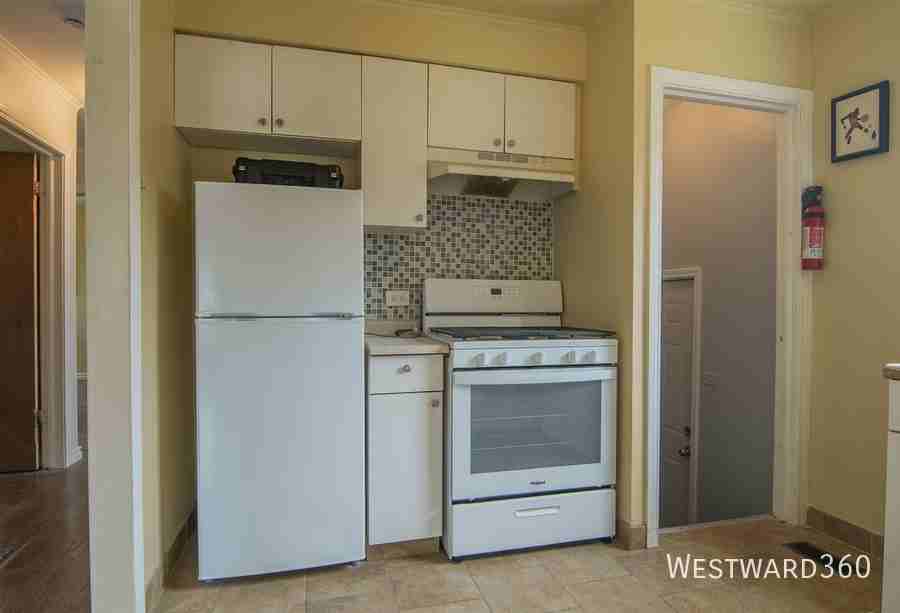 14537 University Ave #SFH - Photo 6 of 19