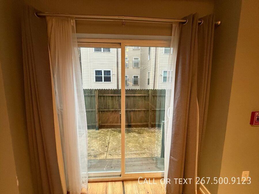 533 N Budd St #1D - Photo 6 of 10