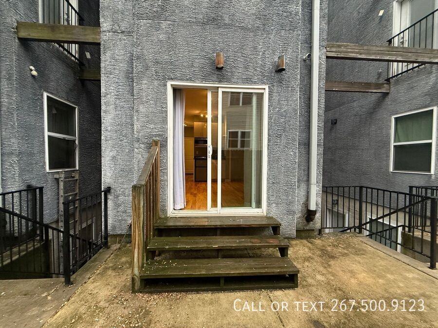 533 N Budd St #1D - Photo 7 of 10