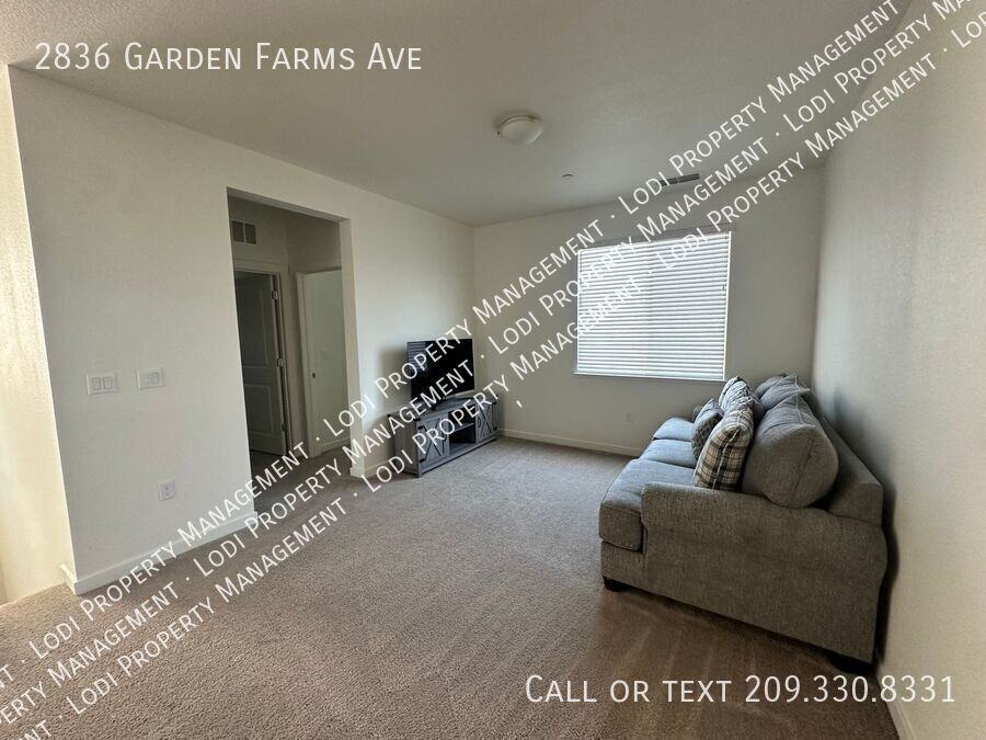 2836 Garden Farms Ave - Photo 6 of 20