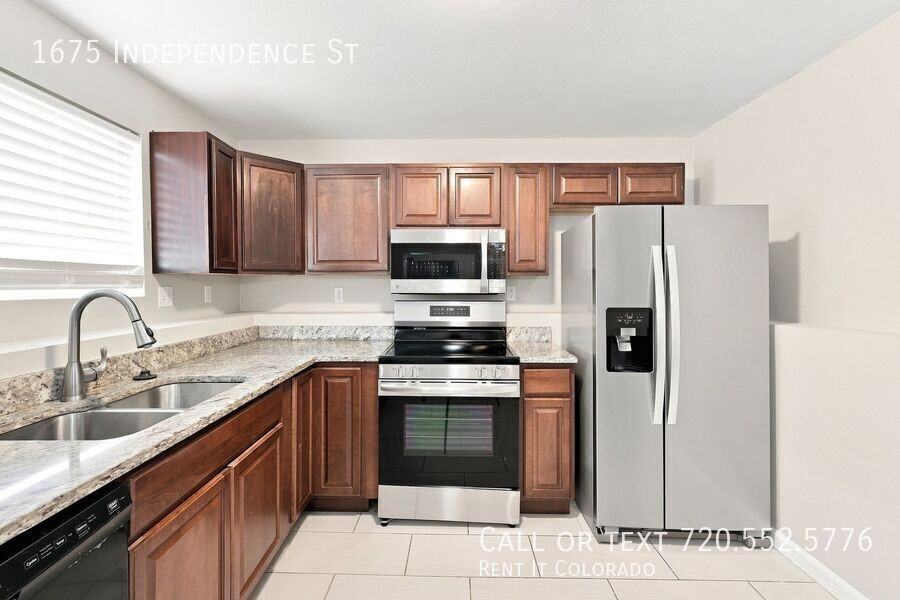 1675 Independence St - Photo 3 of 21